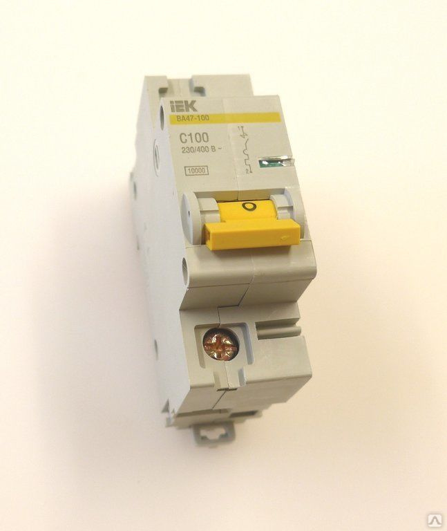 Автоматический выключатель трехполюсный ва47 100. Автоматический выключатель IEK 100а. Автоматический выключатель 1п 10а ИЭК. Автомат ИЭК 63 однополюсный. ИЭК ва47-100 с63.