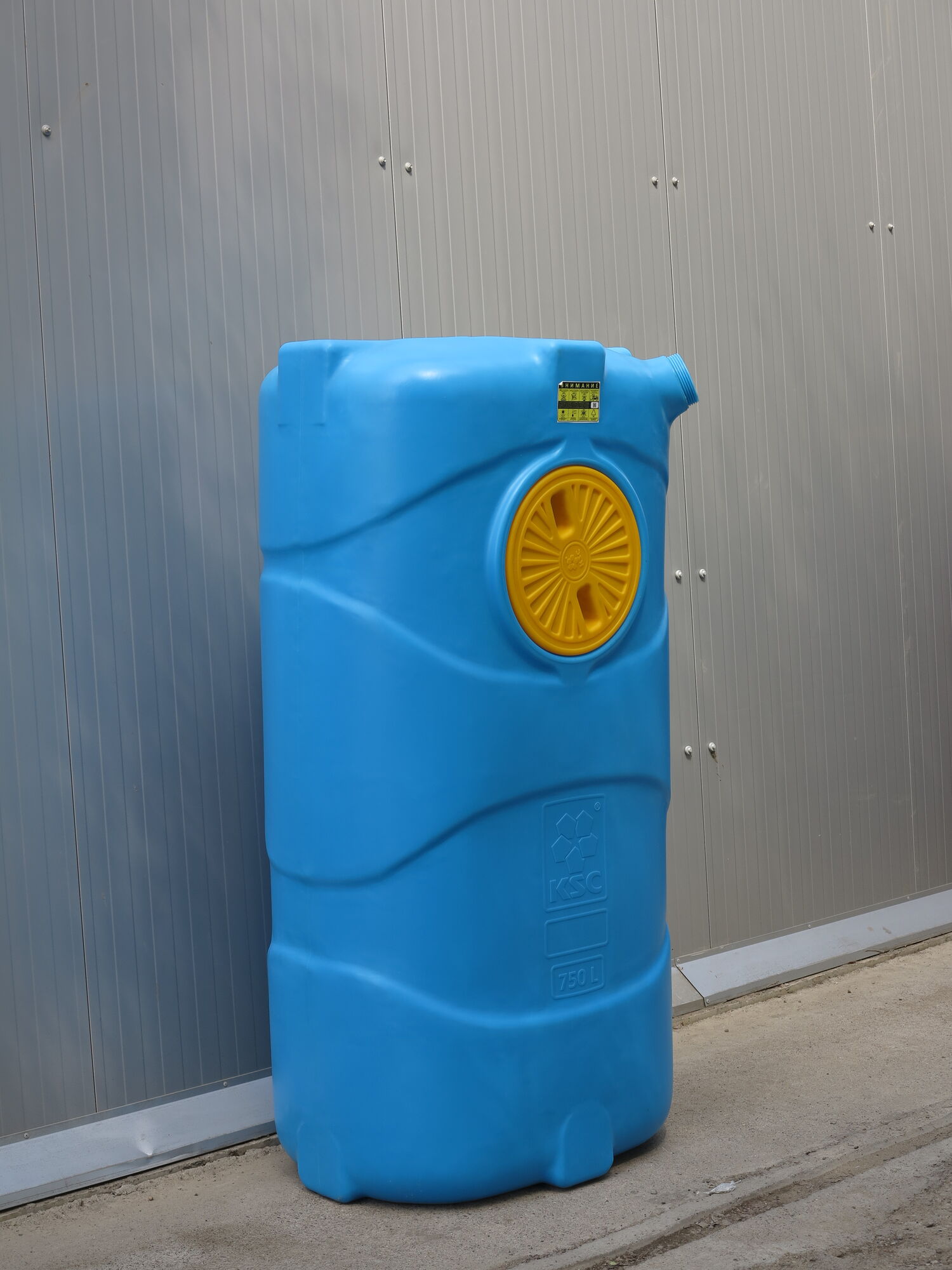 Бак 750 литров пластиковый прямоугольный для воды, дизтоплива, водоснабжения, полива