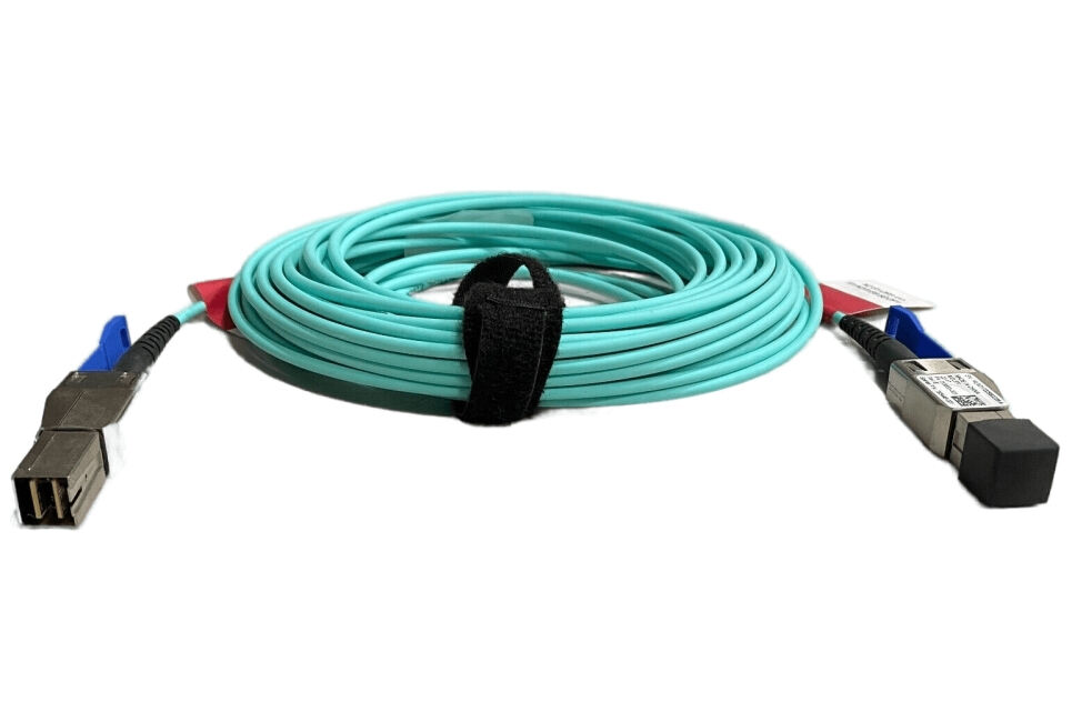 Интерфейсный кабель HPE Интерфейсный кабель HPE E7V95A Вилки кабеля mini SAS HD Длина кабеля 10м.