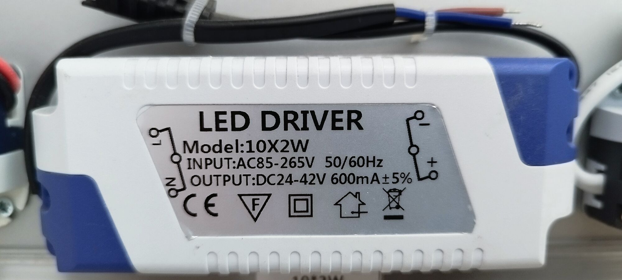 Драйверы в пластиковом корпусе LED Driver, цена в Барнауле от компании  АлтСвет