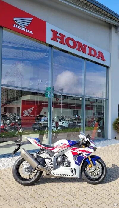Мотоцикл Honda CBR1000RR-R SP Fireblade 30th Anniversary 14