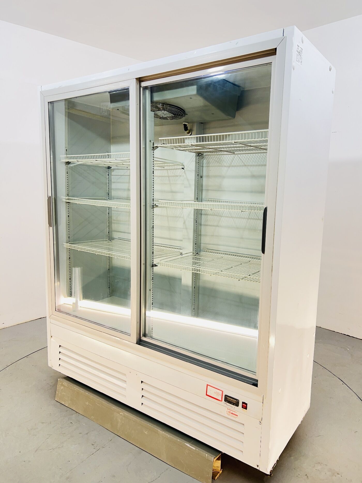 Шкаф холодильный двухдверный Премьер -5+5 165*65*в195 (573) б/у