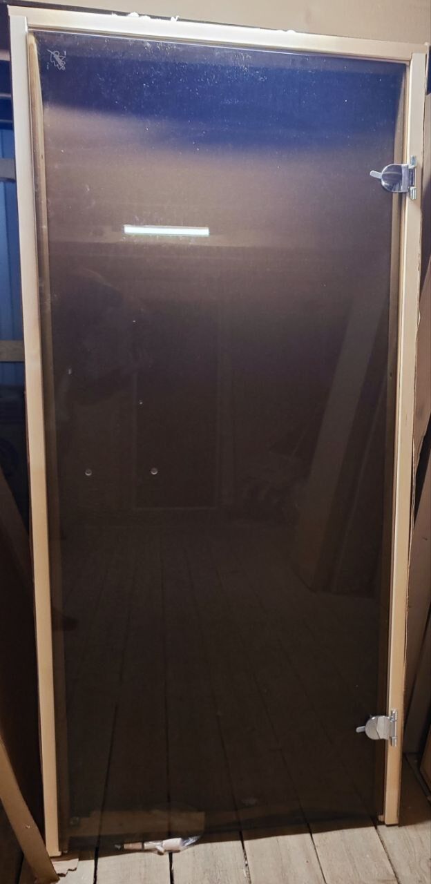 Дверь для Бани-Сауны стекло 6мм, цвет - бронза, размер 1,9м х 0,7м, коробка хвоя, 2 петли