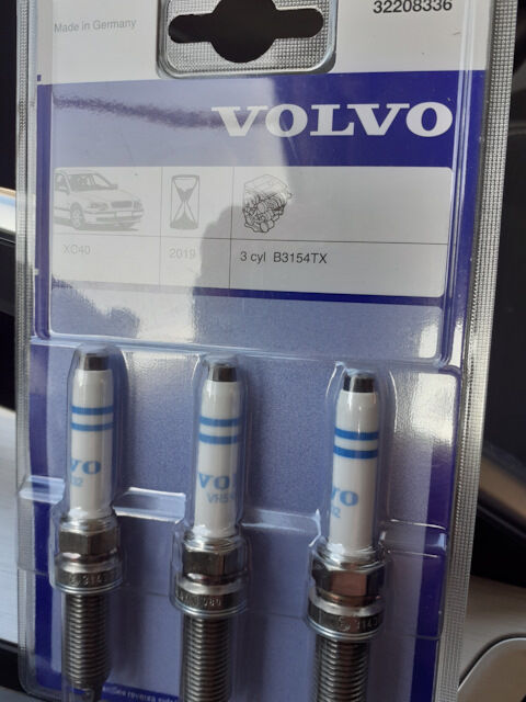 Свечи зажигания комплект 3шт от VOLVO 32208336 Volvo Geely Coolray